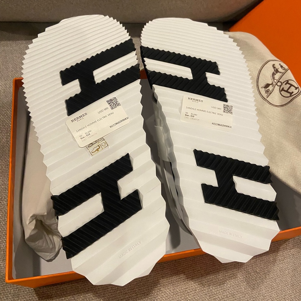 NEW Hermes Electric White and Black Leather H Sandals - Picture 11 of 15